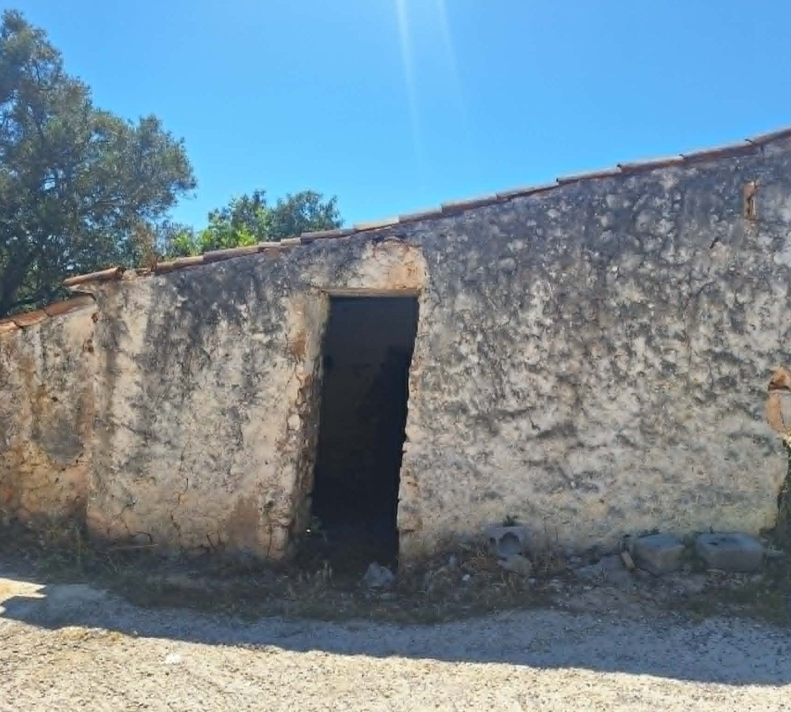 Terreno com ruína - Foto 2