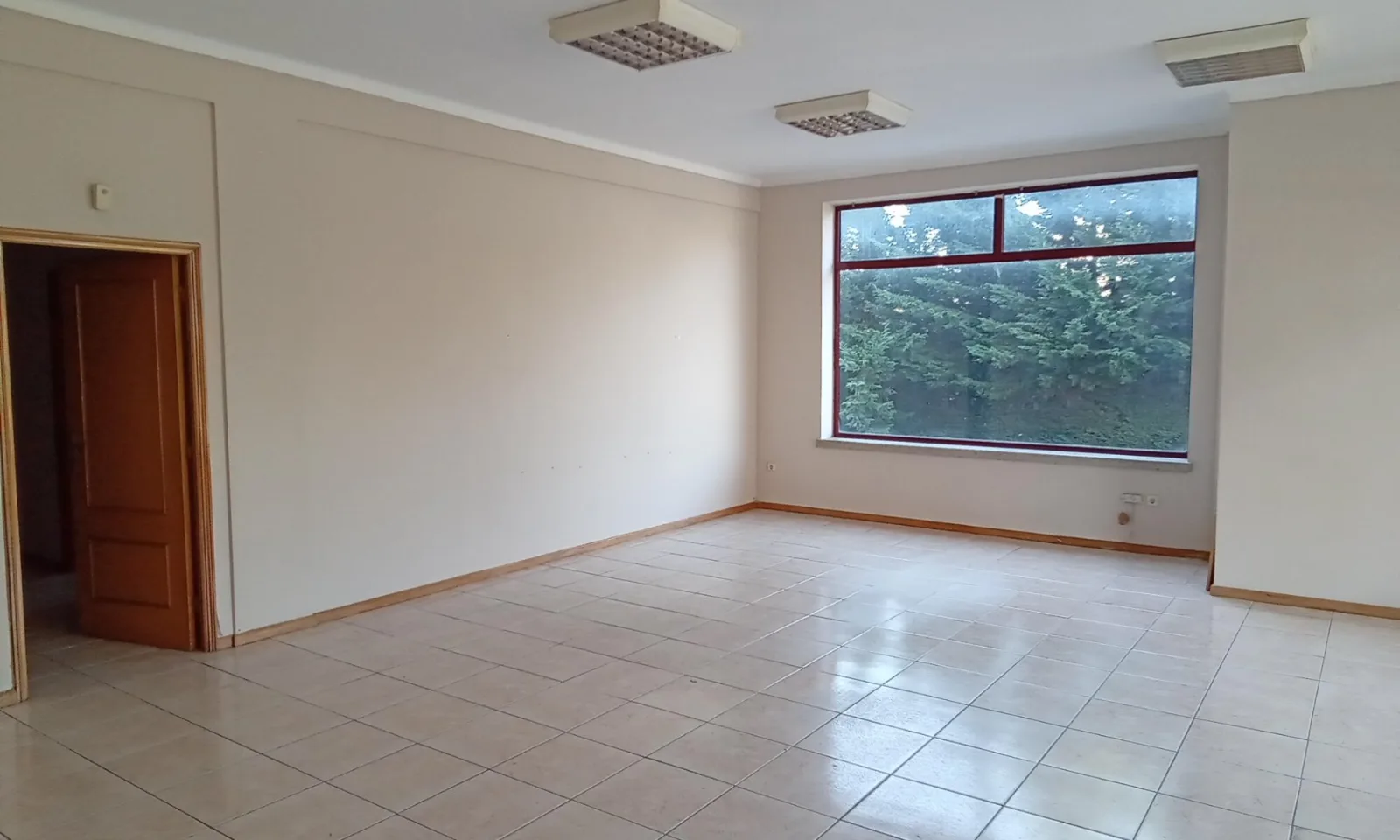 Loja T0 em Abraveses, Viseu - Oportunidade de Investimento - Foto 2