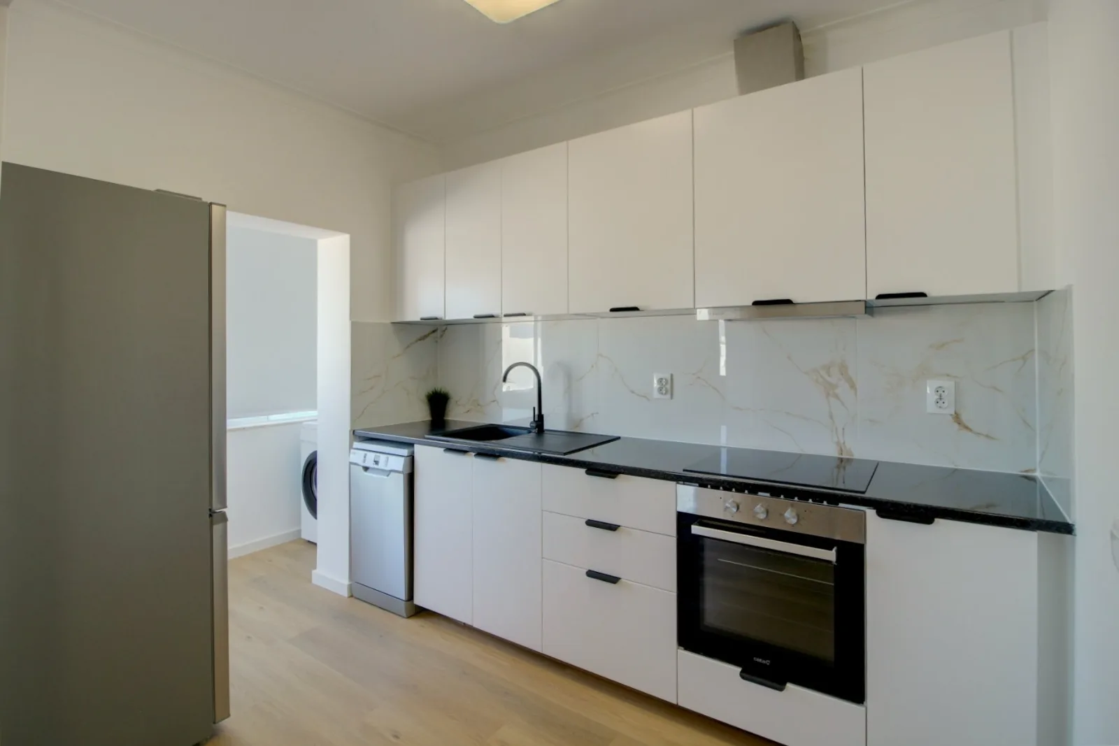 Apartamento T3 Totalmente Renovado, mobilado e com Vista Mar em Olhão - Foto 3
