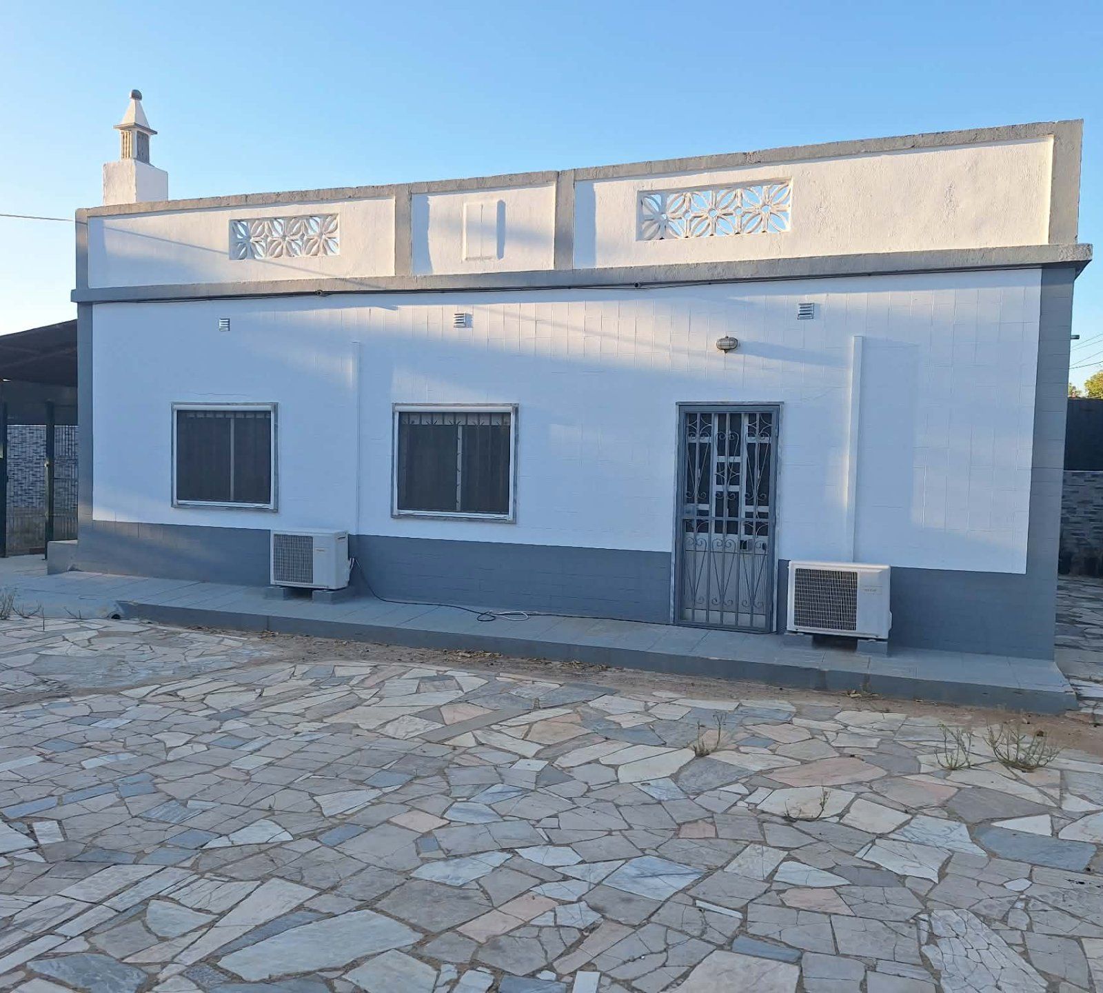 Moradia T1 com vários compartimentos e armazém - Foto 2