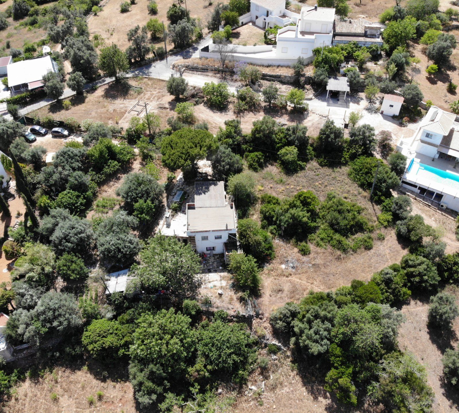 Moradia T3 para remodelar com 1.528 m² de terreno em Bordeira - Foto 3