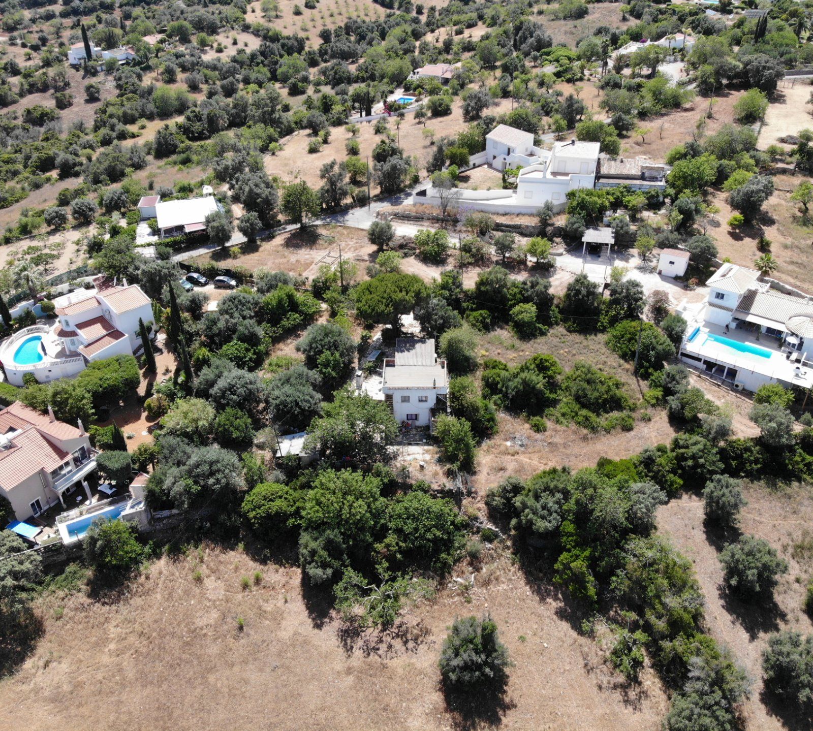 Moradia T3 para remodelar com 1.528 m² de terreno em Bordeira - Foto 4