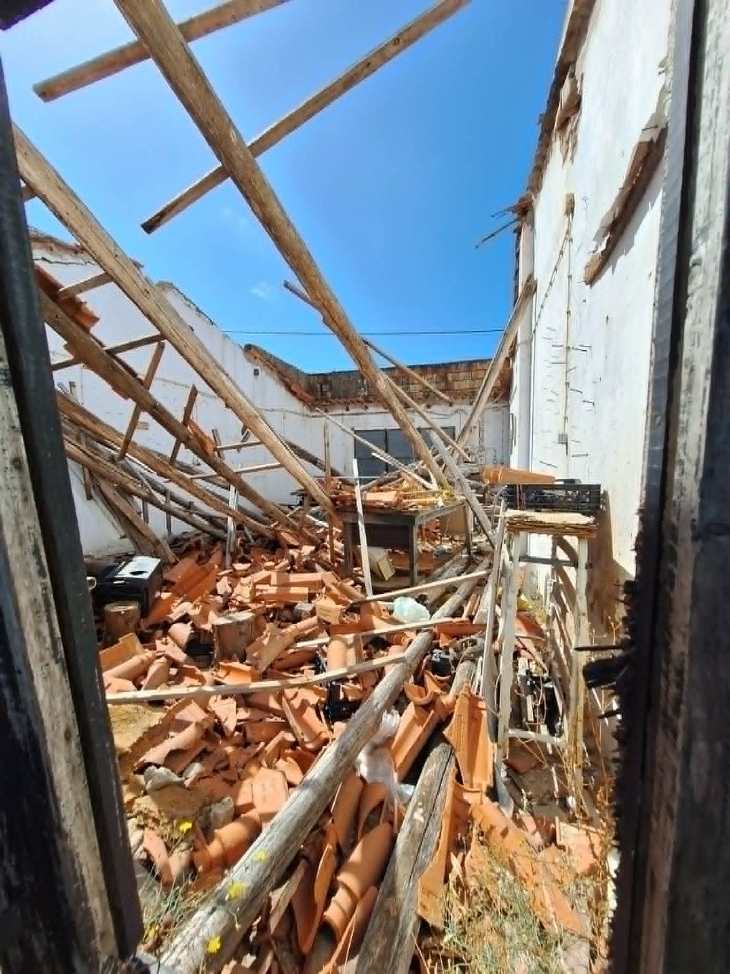 Moradia tèrrea com armazéns - Foto 5